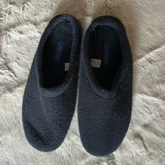 Polar fleece slippers - Picture 2 of 3